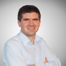 Dr. Lukas Kiefer Dr. Lukas Kiefer